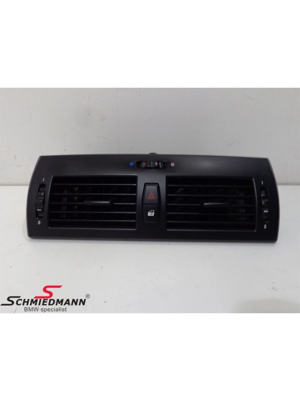 X3 E83 ORTA KALORİFER IZGARASI