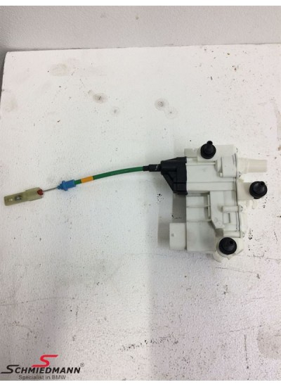 G30 KAPI KİLİT VAKUM VALFİ SAĞ - 51215A36EC8 G30 KAPI KİLİT VAKUM VALFİ SAĞ - 51215A36EC8