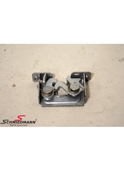 E87/E90/E92/E93E60/X1 E84/X3 E83 KAPUT KİLİDİ - 51237008755.1 E87/E90/E92/E93E60/X1 E84/X3 E83 KAPUT KİLİDİ - 51237008755.1