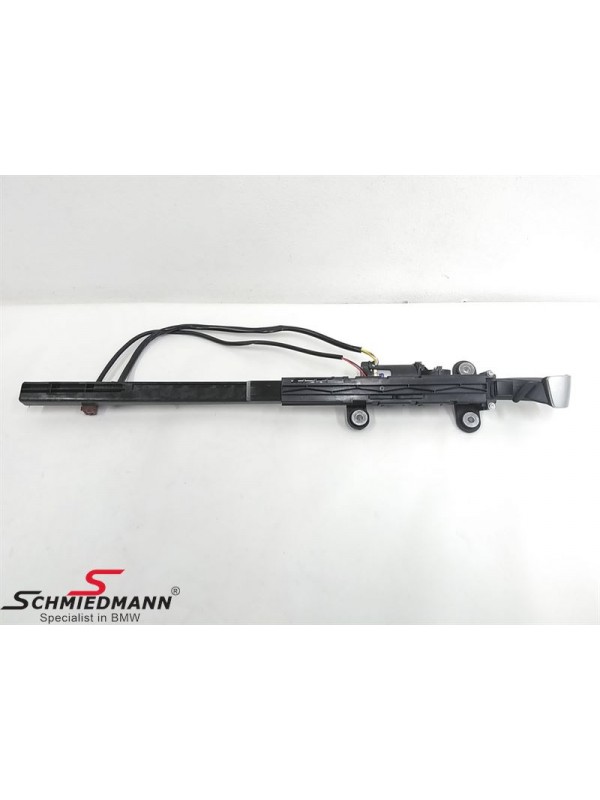 F87 M2/ F82 M4/F32 EMNİYET KEMER GETİRME MEKANİZMASI SAĞ