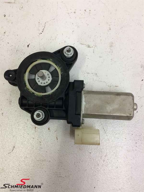 F30 ARKA CAM MOTORU SOL