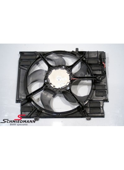 E60 / E60 LCİ KLİMA FANI 400W - 17428508251 E60 / E60 LCİ KLİMA FANI 400W - 17428508251