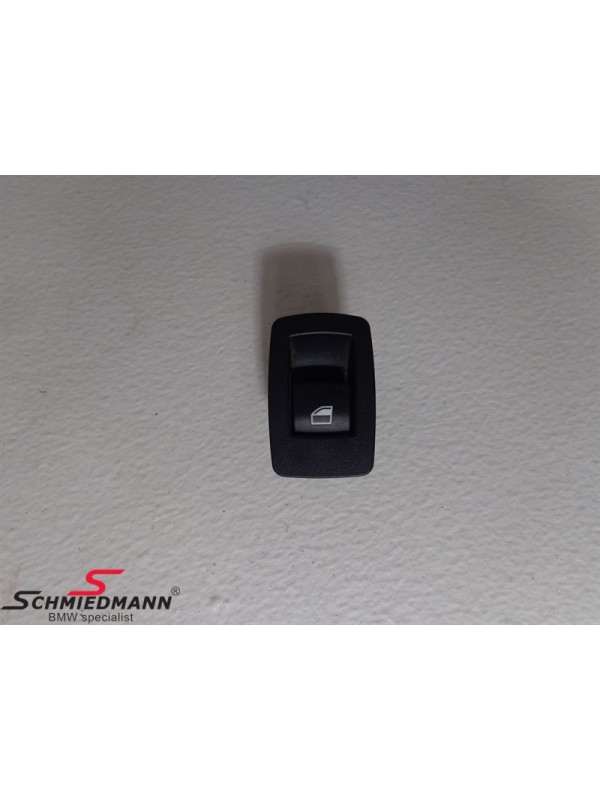 F30 ARKA CAM DÜĞMESİ SİYAH